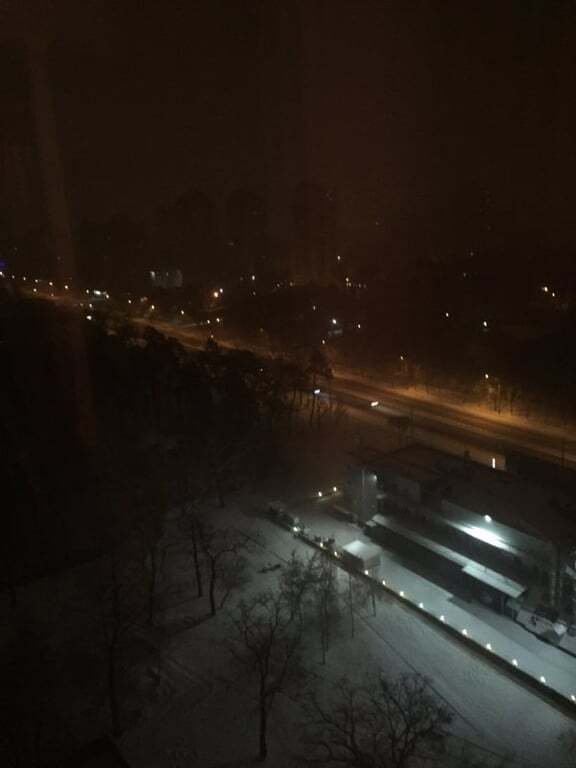 Весна ненастоящая: Киев замело снегом. Фотофакт 