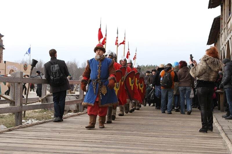 В "Парке Киевская Русь" на выходных покажут породистых лошадей, начнут праздновать Масленицу и будут поздравлять женщин