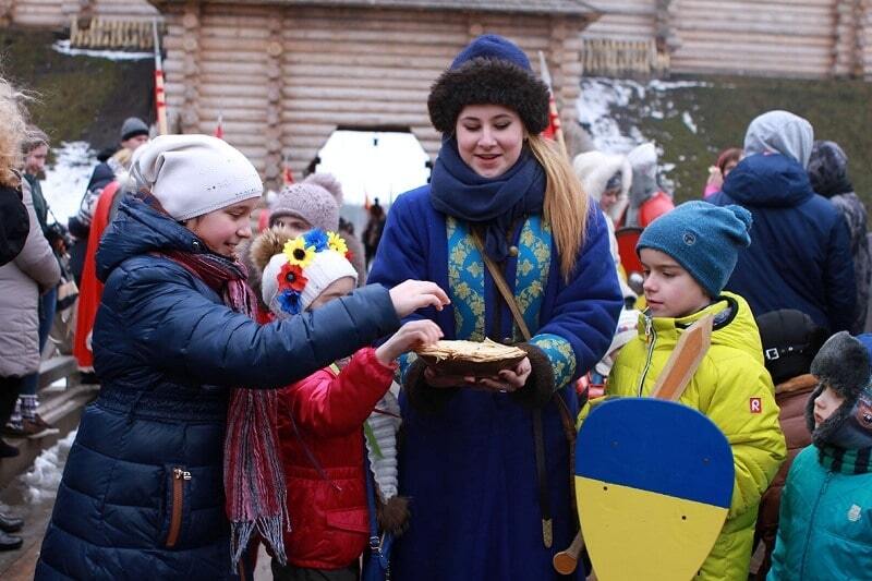 В "Парке Киевская Русь" на выходных покажут породистых лошадей, начнут праздновать Масленицу и будут поздравлять женщин