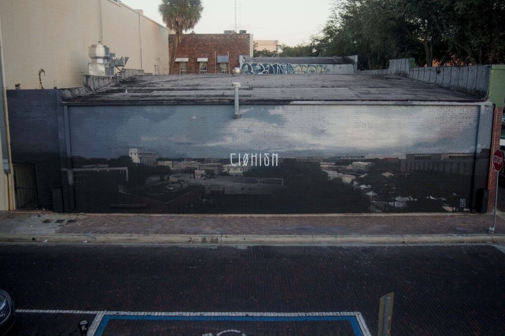 Вуличний художник створює реалістичні картини на вулицях Маямі