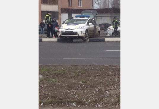В Харькове автомобиль патрульных снес забор: опубликованы фото