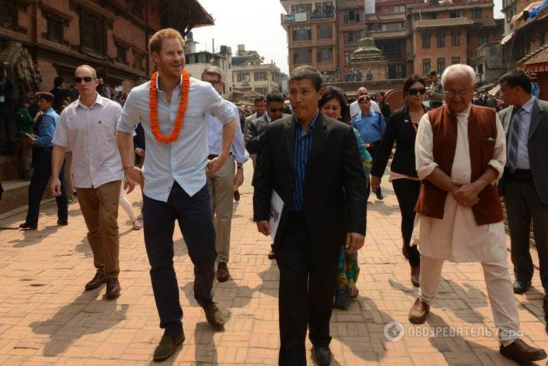 Приключения принца Гарри в Непале: фото и видео путешествия британца