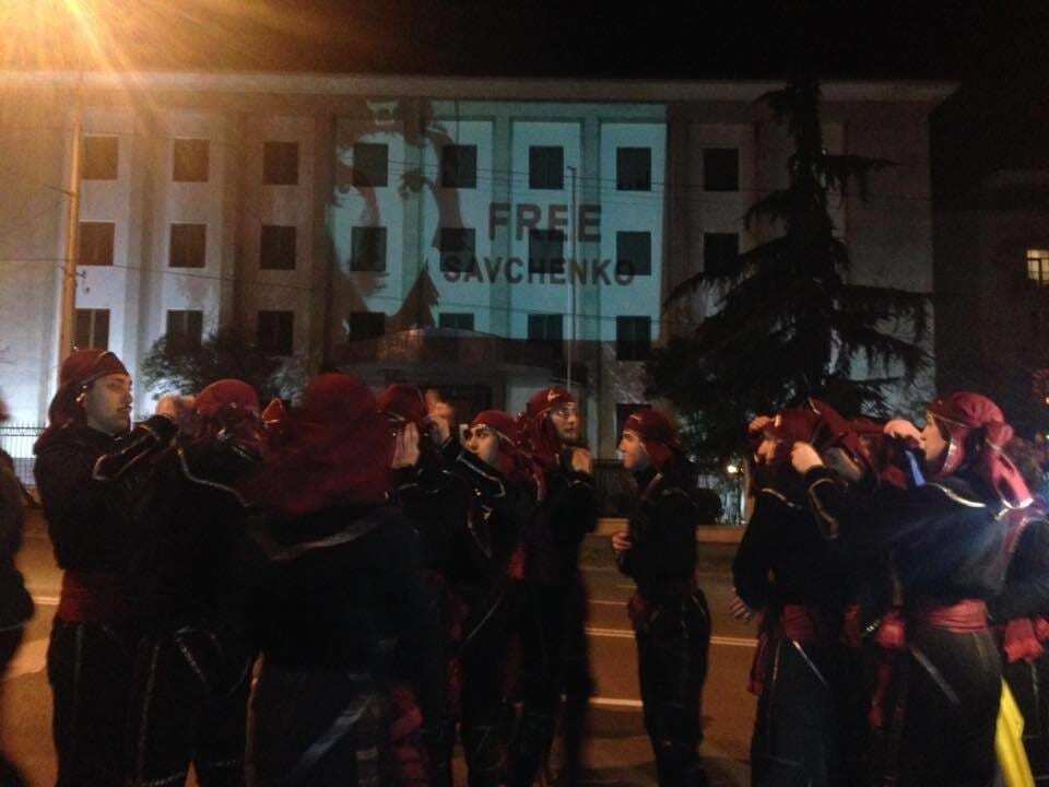 Грузинский балет "Сухишвили" в Тбилиси поддержал Савченко боевым танцем: фото, видео