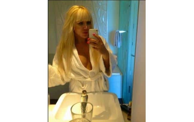 "Доцент Света": в сети отыскали откровенные фото скандальной блондинки