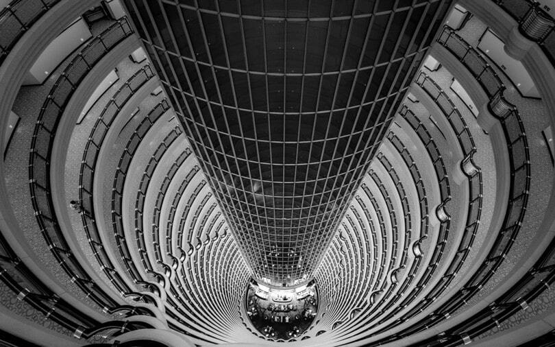 Смотри вверх: фотограф показал захватывающие снимки необычных зданий Китая