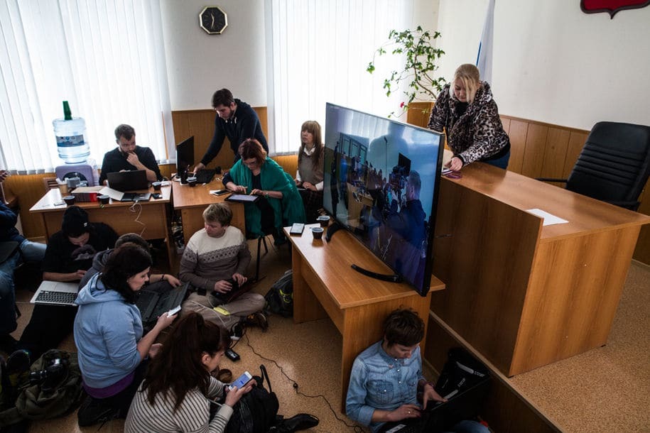 Опублікований фоторепортаж з оголошення вироку Савченко