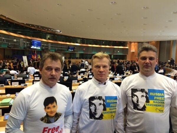Белорусские оппозиционеры устроили флешмоб в поддержку Савченко: фотофакт