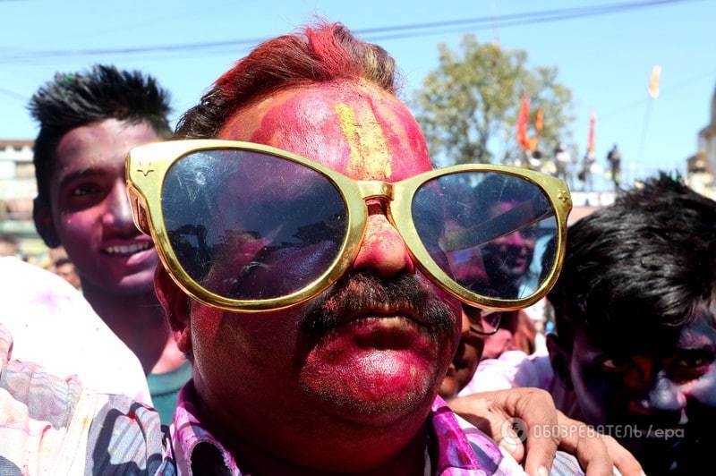 Буйство красок: как в Индии и Непале празднуют Фестиваль Холи