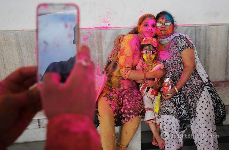 Буйство красок: как в Индии и Непале празднуют Фестиваль Холи