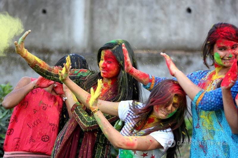 Буйство красок: как в Индии и Непале празднуют Фестиваль Холи