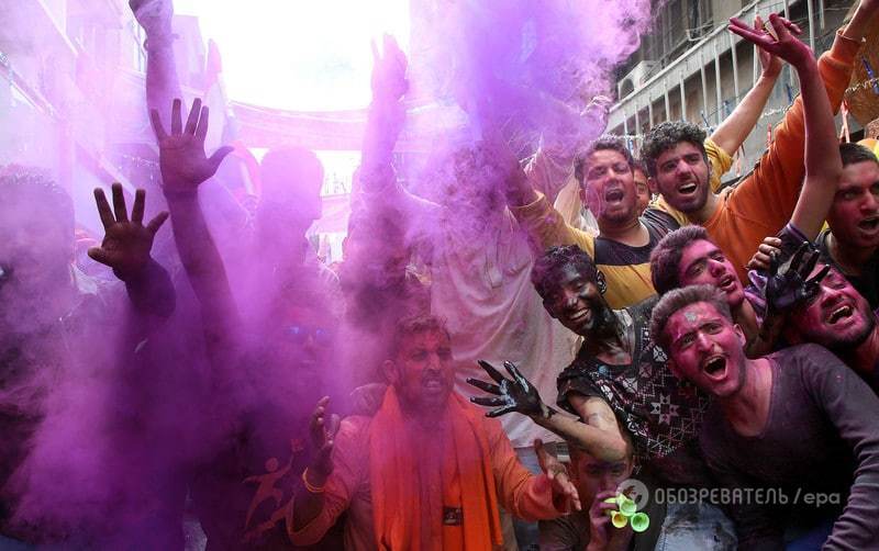 Буйство красок: как в Индии и Непале празднуют Фестиваль Холи