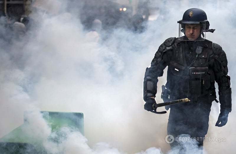 У Парижі мирний мітинг перетворився на заворушення, є поранені: опубліковані фото, відео