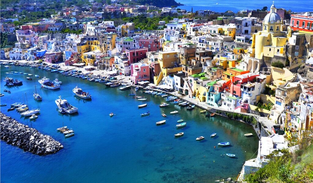 Топ-10 живописных итальянских островов, которые стоит посетить