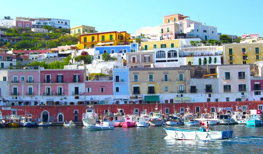 Топ-10 живописных итальянских островов, которые стоит посетить