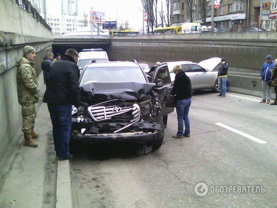 У Києві швидка з бійцями АТО потрапила в ДТП, є постраждалі