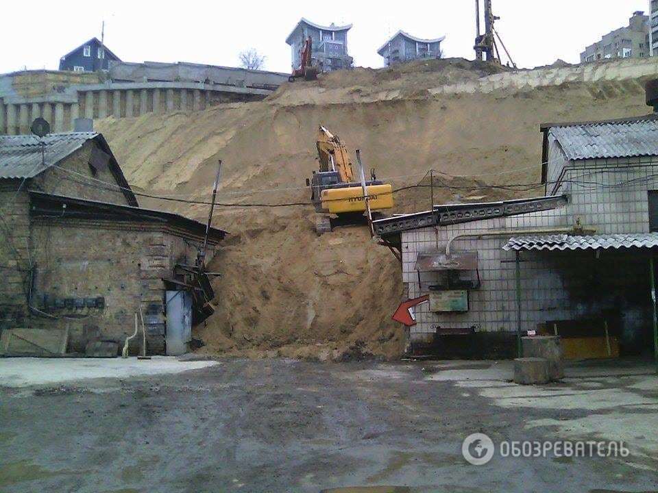 Рядом со стройкой экс-регионала в Киеве произошел оползень