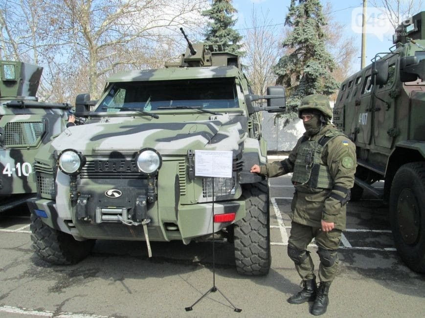 Плазма и кондиционер: в Одессе нацгвардейцы похвастались оружием и военной техникой