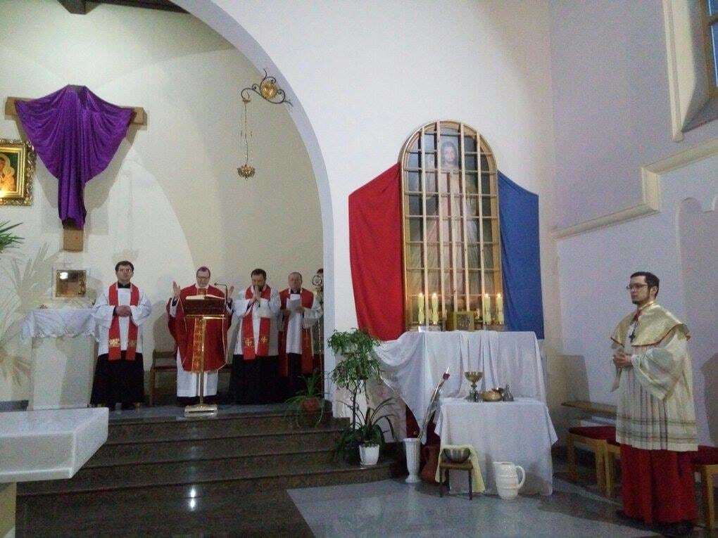Представитель Папы отслужил литургию в Донецке и пообещал "особый жест" от Франциска