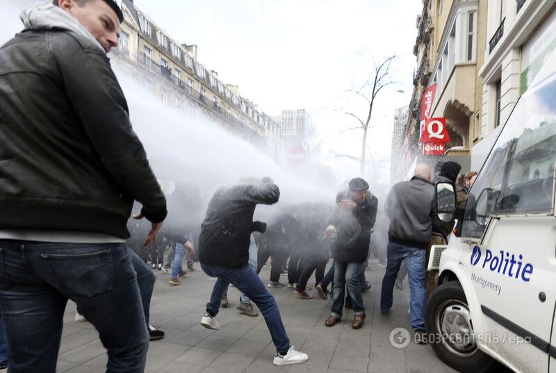 У Брюсселі на мирному зібранні відбулися зіткнення: поліція застосувала водомети. Фоторепортаж