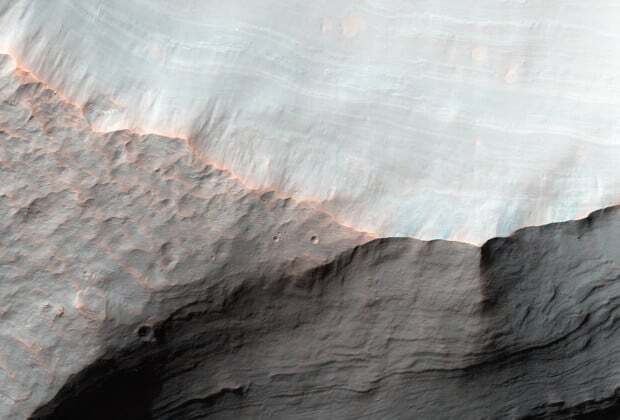 В NASA показали снимок удивительного открытия на Марсе