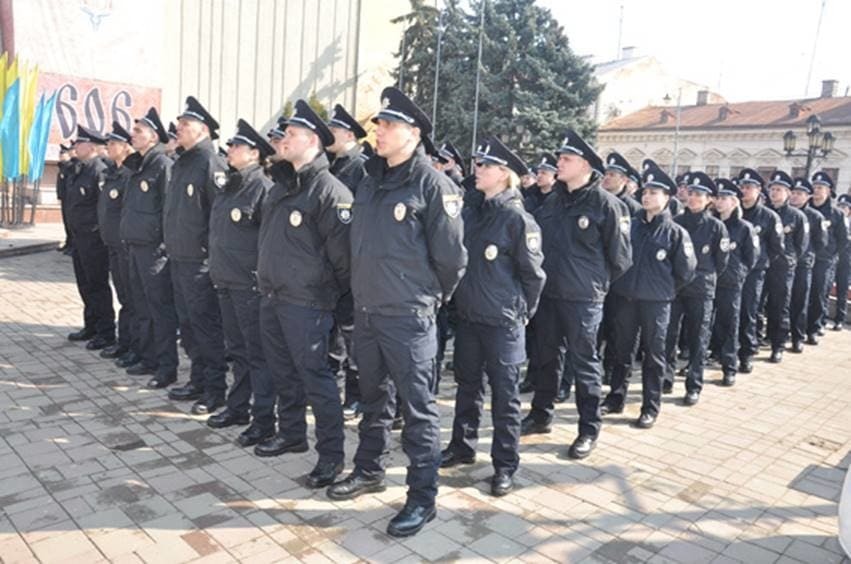 У Чернівцях склали присягу патрульні поліцейські: опубліковані фото, відео