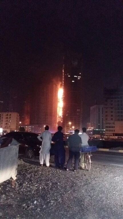 В Дубае масштабный пожар охватил два небоскреба. Опубликовано видео