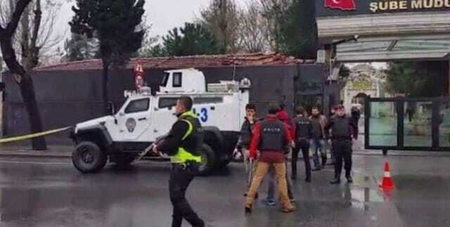 У Туреччині терористки закидали гранатами поліцейський відділок