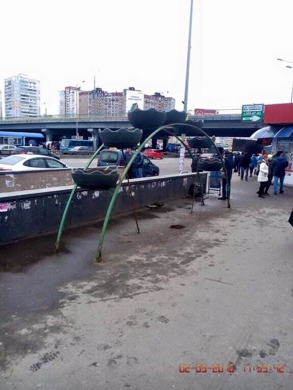 Ноу-хау: в Киеве придумали, как отогнать уличных торговцев от метро