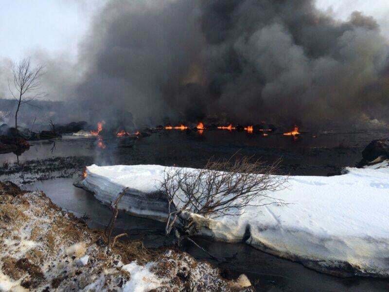 Спалити все: в Росії стався великий розлив нафти