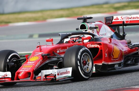 Ferrari показала на тестах болид будущего: яркие фото новинки