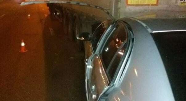 Пьяное ДТП в Киеве: автомобиль влетел под фуру