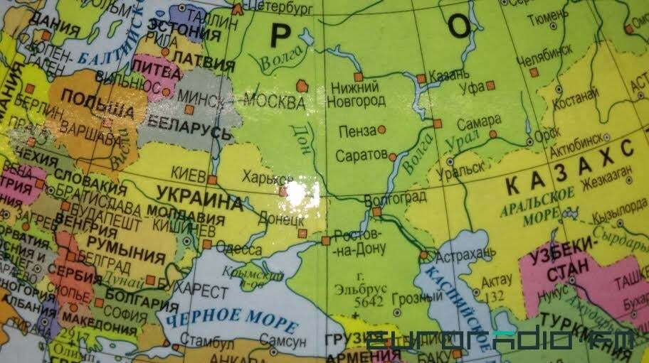 В Беларуси продают польские глобусы с "российским" Крымом: фотофакт