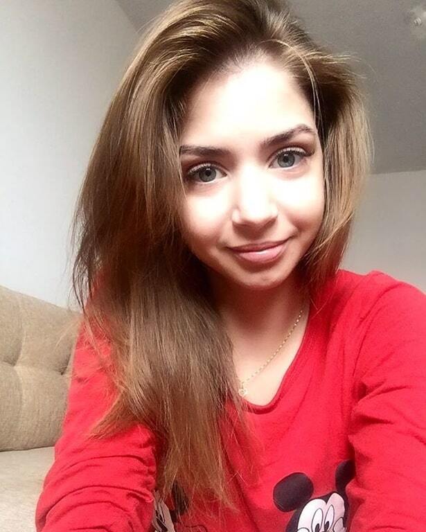 Украинская фигуристка, тренирующаяся в Москве, поразила блогеров своей красотой: фото девушки