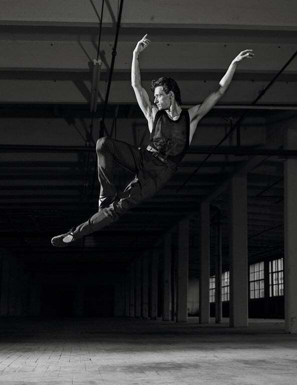 "Плохой парень" современного балета: потрясающая фотосессия украинского танцора для Vogue