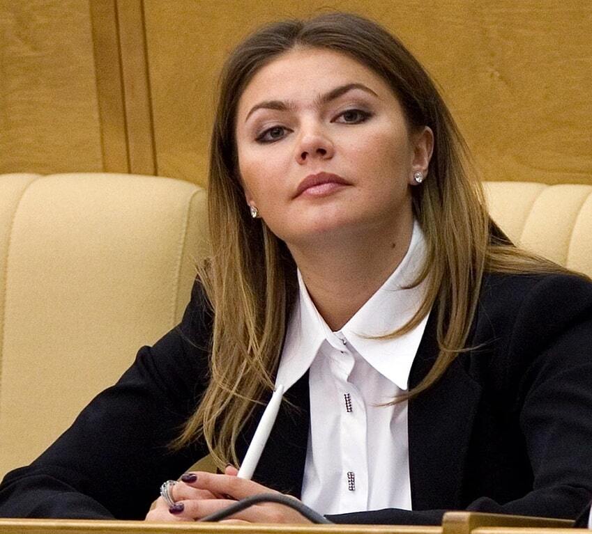 Жінкам Путіна: партнер Ротенберга передав нерухомість Кабаєвій, Тихоновій та дівчині з обкладинки
