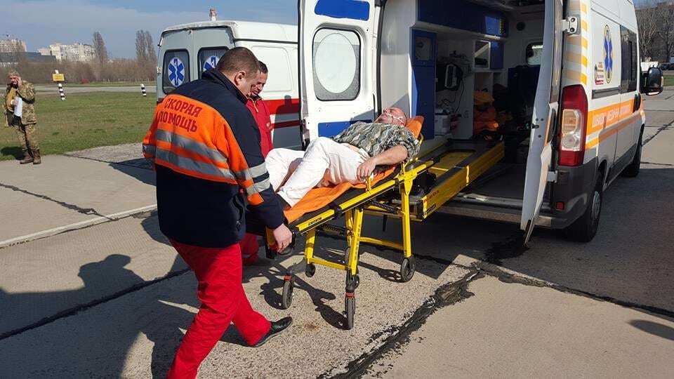 Героям нужна помощь: в Одессу доставили 8 раненых бойцов АТО. Фотофакт