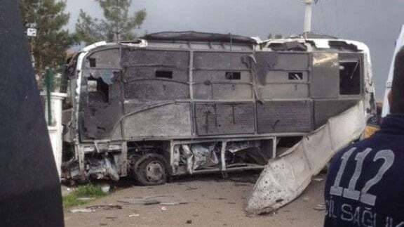 Теракт в Турции: на автобусной остановке прогремел мощный взрыв