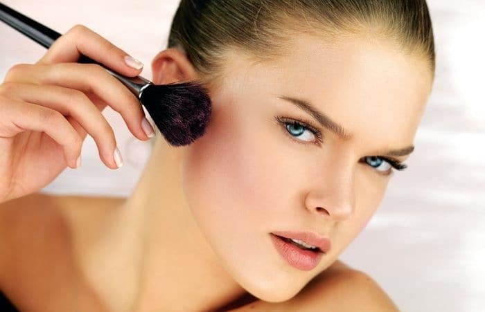 Как выбрать румяна: топ-7 советов, которые помогут девушкам стать красивее