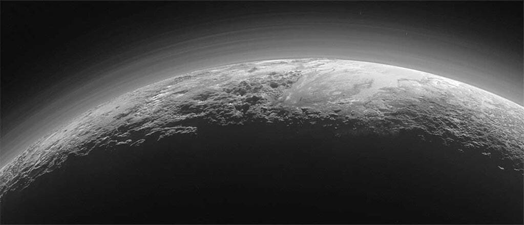 На Плутоне засняли облака: фотофакт