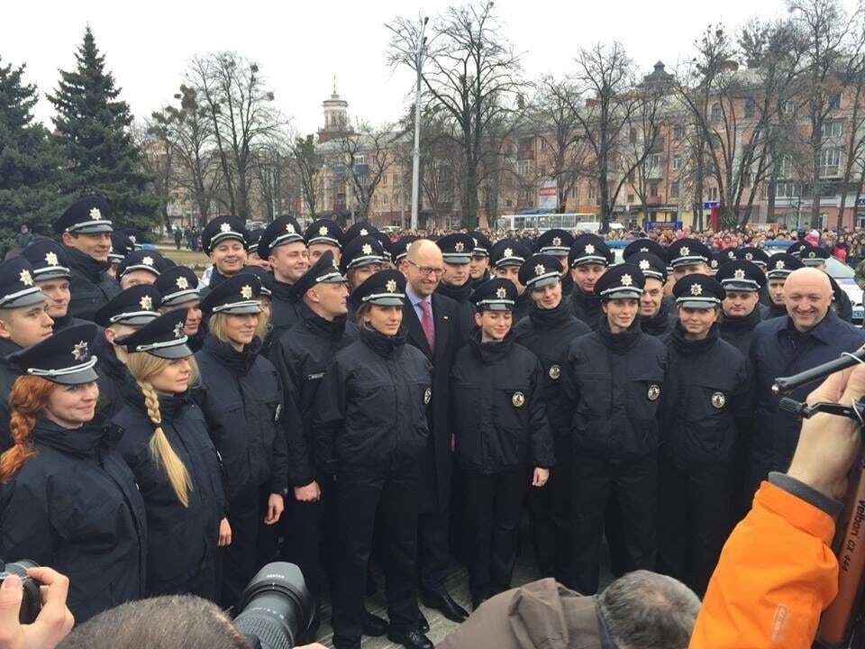 В Полтаве приняли присягу патрульные полицейские: опубликованы фото, видео