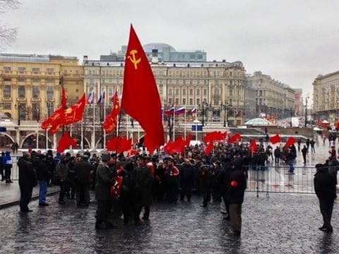 "Гори в аду, усатая сволочь": соцсети отреагировали на "поминки" по Сталину в России. Фоторепортаж