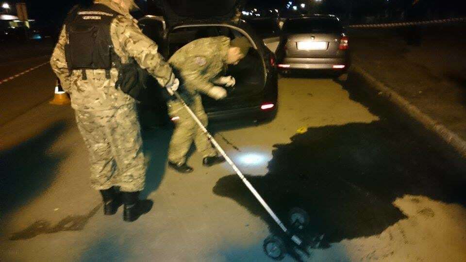 В автомобиль депутата Ивано-Франковского облсовета бросили гранату