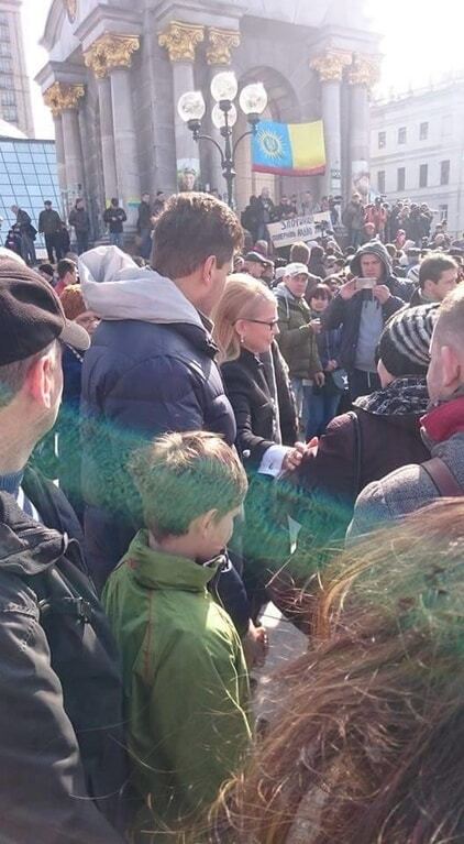 На Майдане состоялась акция в поддержку Савченко: опубликованы фото и видео