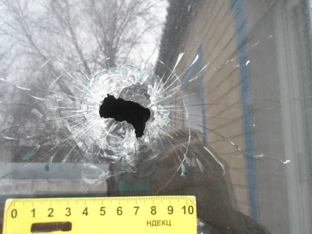 Террористы обстреляли дома мирных жителей в Авдеевке: опубликованы фото