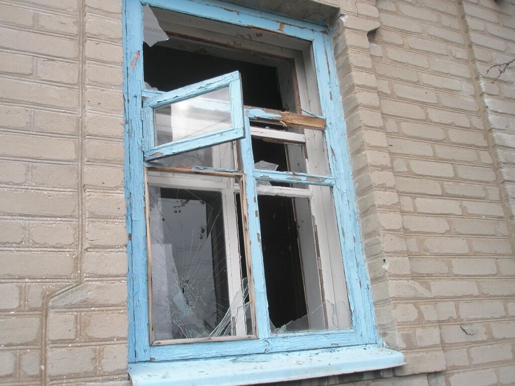 Терористи обстріляли будинки мирних жителів в Авдіївці: опубліковані фото