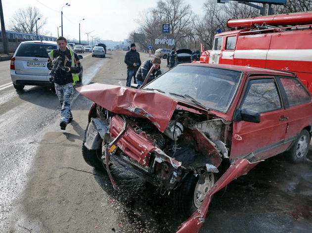 З'явилися фото двох масштабних ДТП у Києві