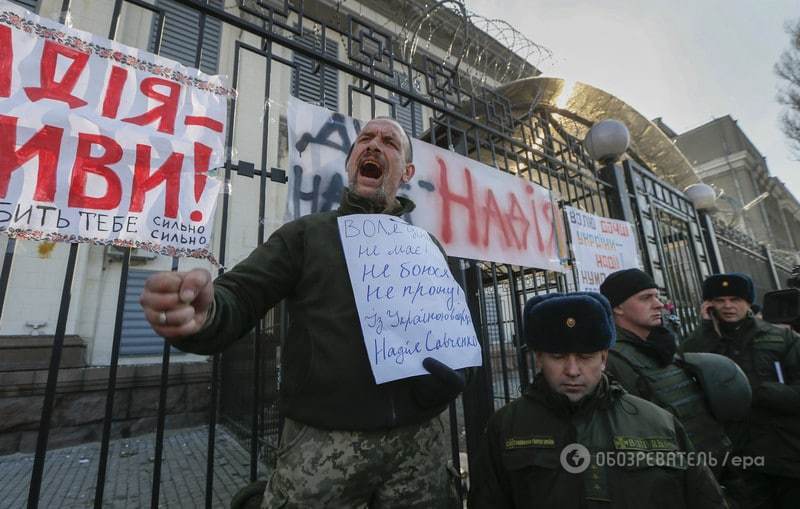 У Києві під посольством Росії вимагали звільнити Савченко: опубліковано фото