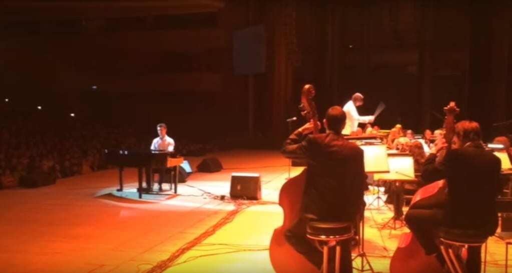 Пианист Евгений Хмара сыграл на концерте Алессандро Сафина 