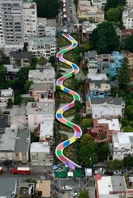 Крутые повороты и 8 км/час: в Сан-Франциско находится самая кривая улица в мире. Фоторепортаж