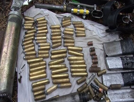 Вот так находка: в Киеве коммунальщики обнаружили арсенал оружия